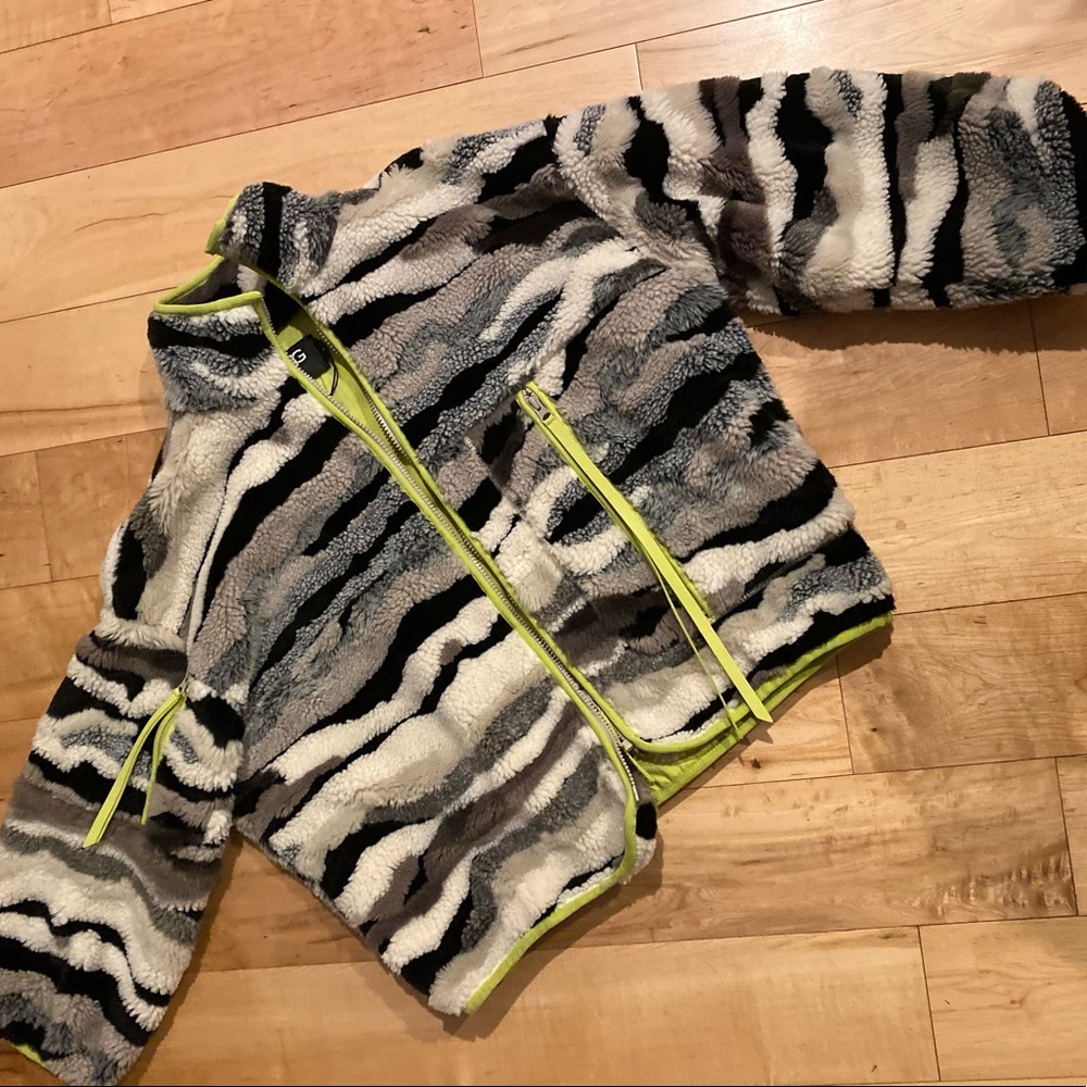 UGG Women’s Marlene Sherpa Jacket in Cali Collage